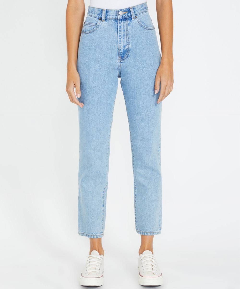 jeans for hourglass figure