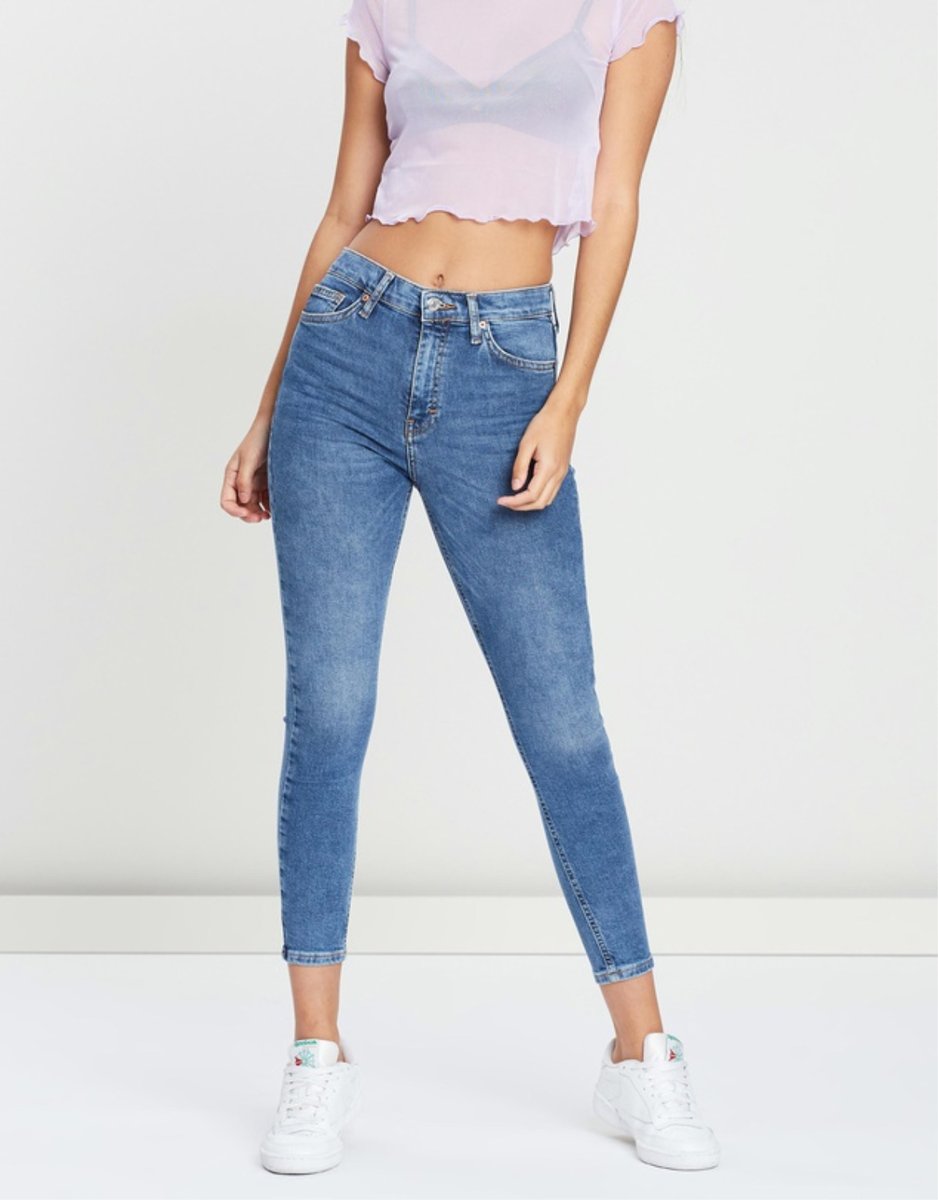 skinny jeans for hourglass figure