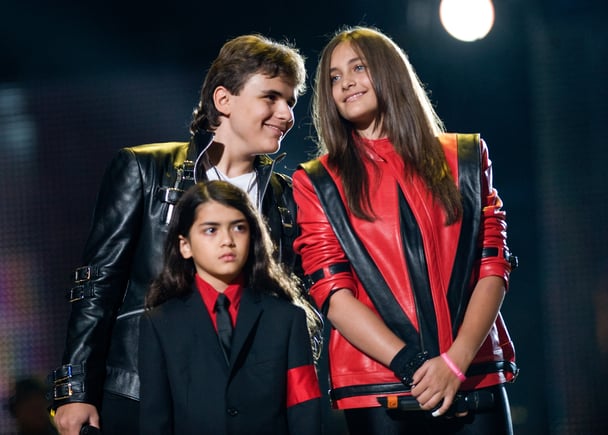 paris-jackson-prince-jackson-bigi-jackson-on-stage