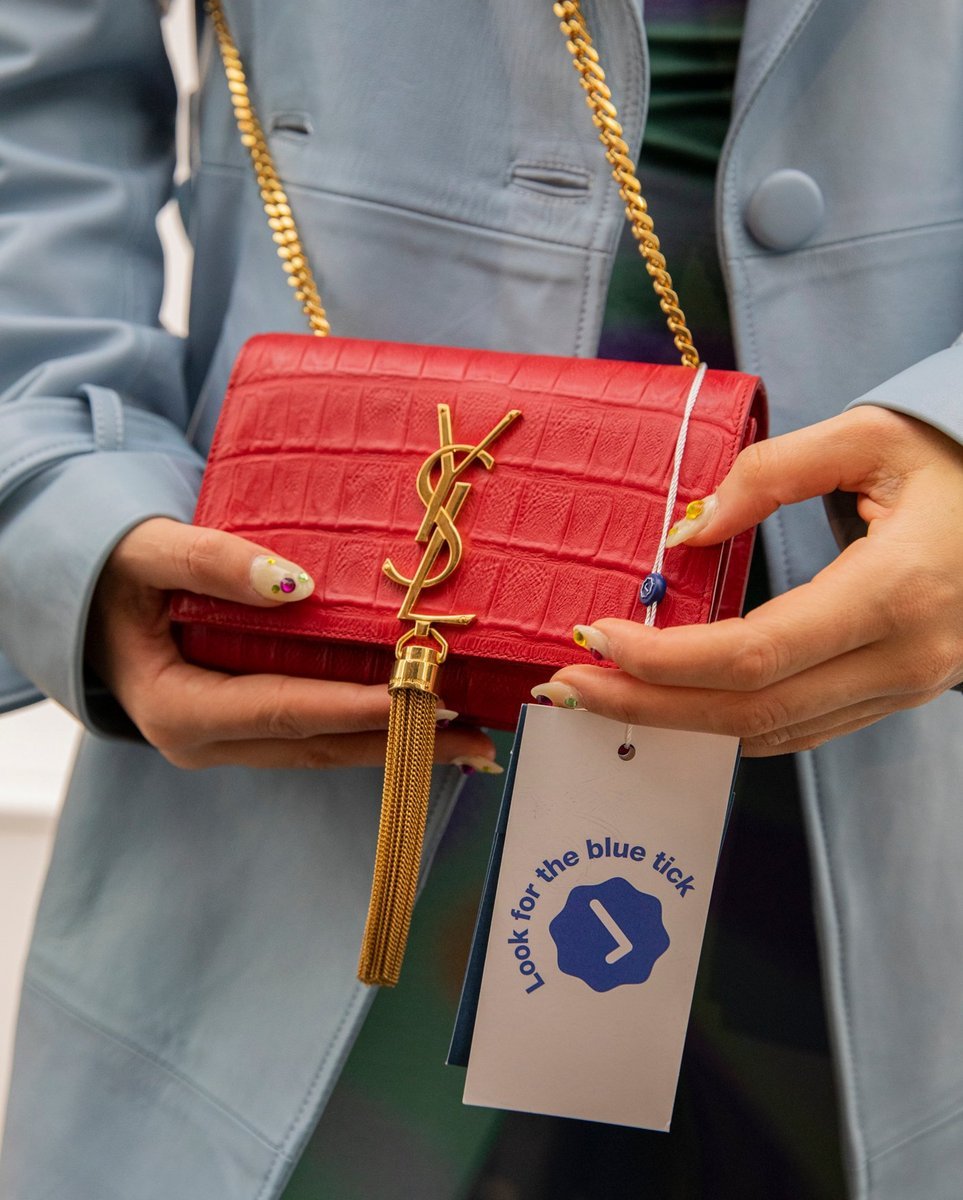 A fashion editor shares the best vintage shopping tips.