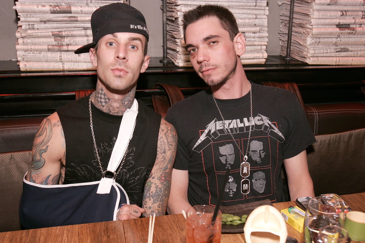 Travis Barker plane crash What happened