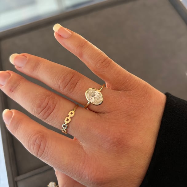 engagement-ring-hacks-tips-consultation