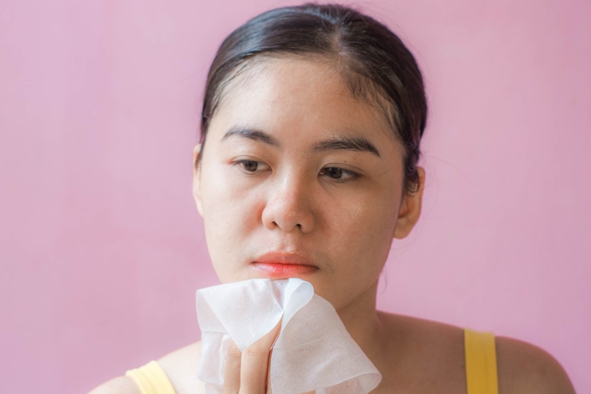 Do Makeup Wipes Clean Your Face? Dermatologists Explain