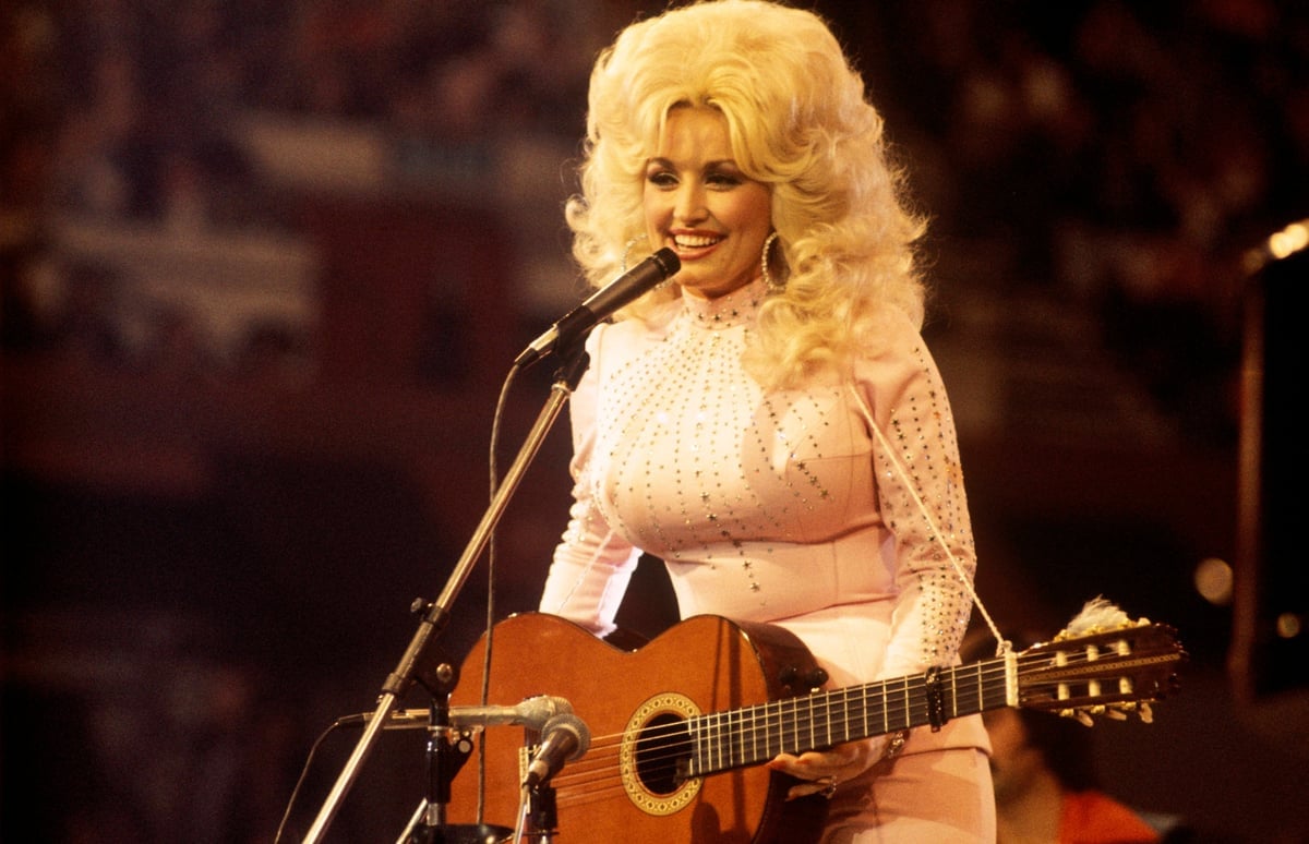 Dolly Parton How A Poor Tennessee Girl Became An Icon