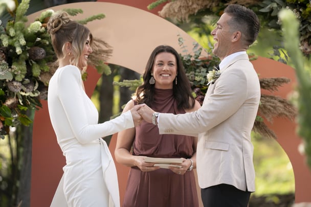 Lauren and Jonathon getting married on MAFS 2024.