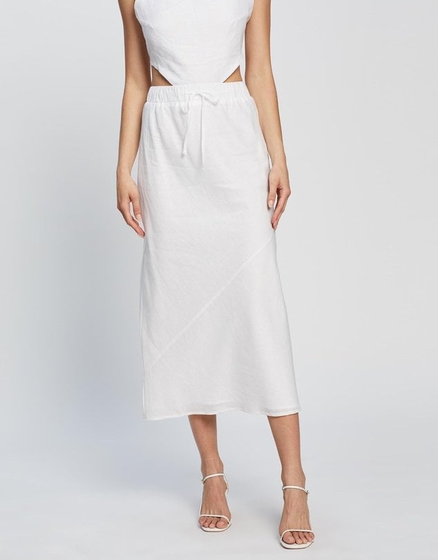 The $20 Kmart linen skirt you need this summer.