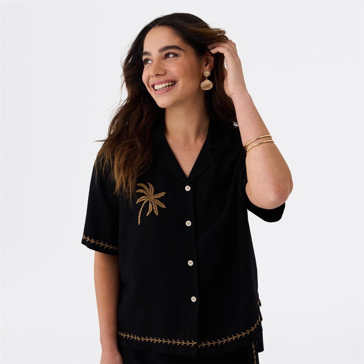 embroidered shirt in black from &me