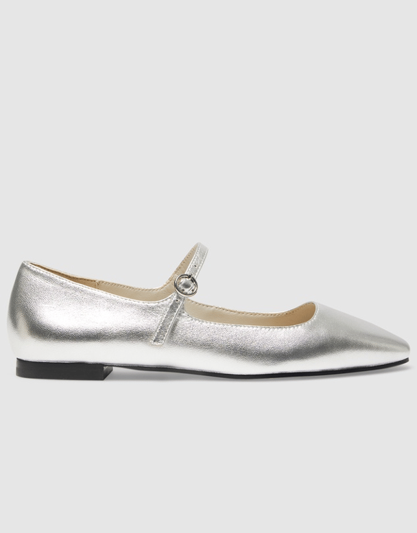 Marcs totti flats.