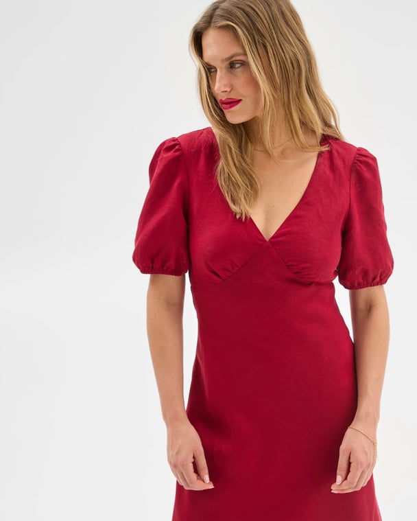 This Target linen midi dress is the perfect spring dress.