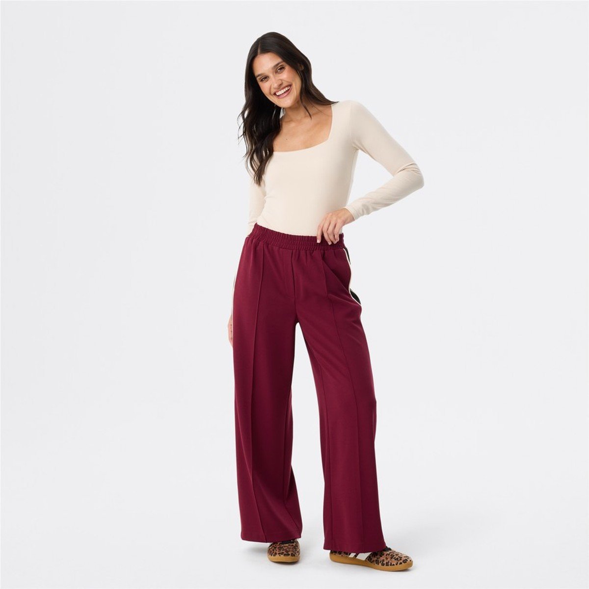 &me Women's Side Stripe Pants - Burgundy