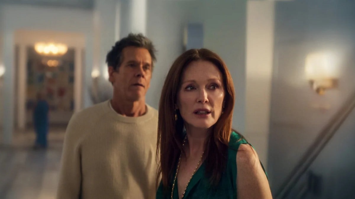 Julianne Moore as Michaela and Kevin Bacon as Peter in Netflix show Sirens