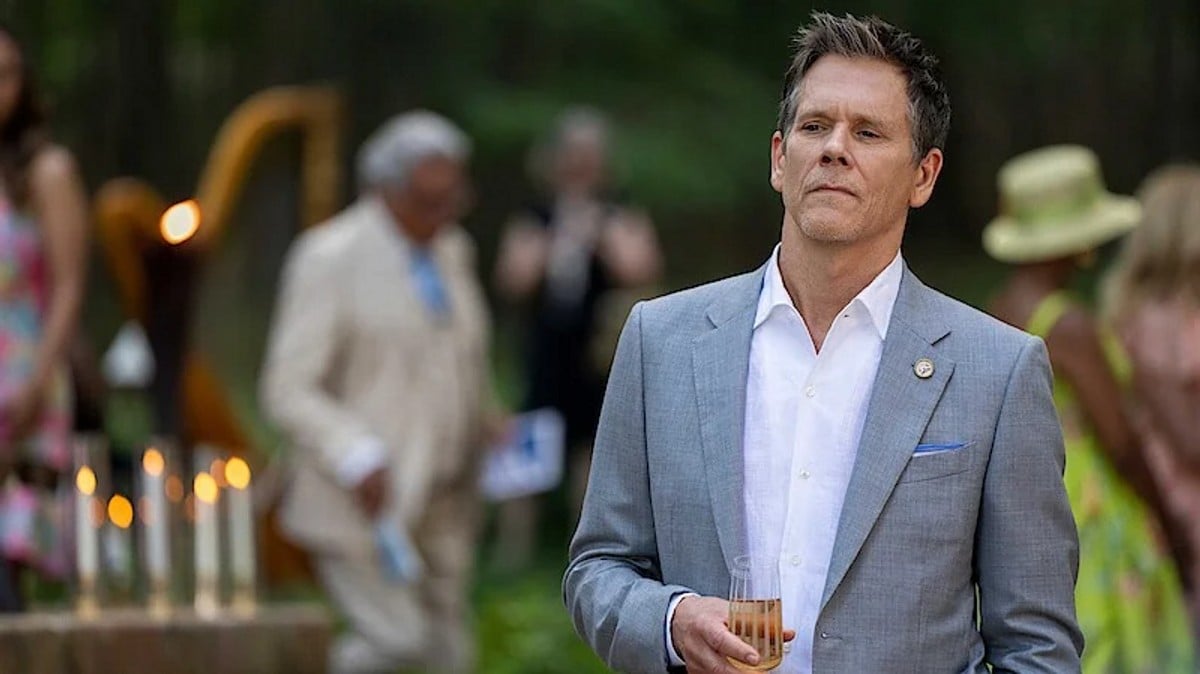 Kevin Bacon as Peter in Netflix's Sirens