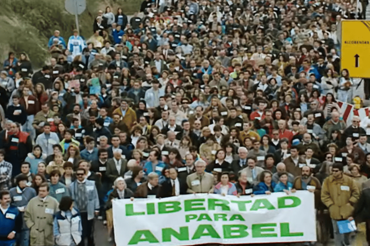 Spanish residents protest for the release of Anabel Segura, who was kidnapped in 1993.