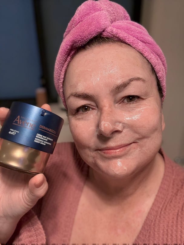 Teresa McNamara shows the Avène DermAbsolu Intensive Reshaping Night Cream
.