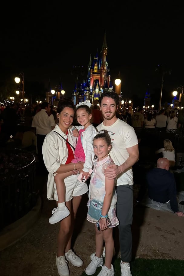 Kevin Jonas and family