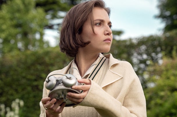 Mia McKenna-Bruce as Lady Eileen