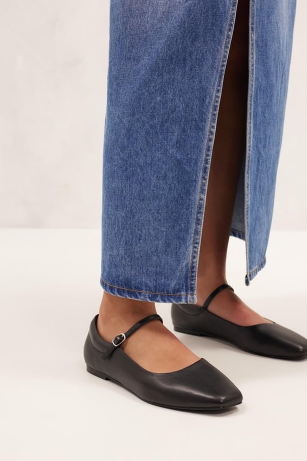 Aere mary jane flats