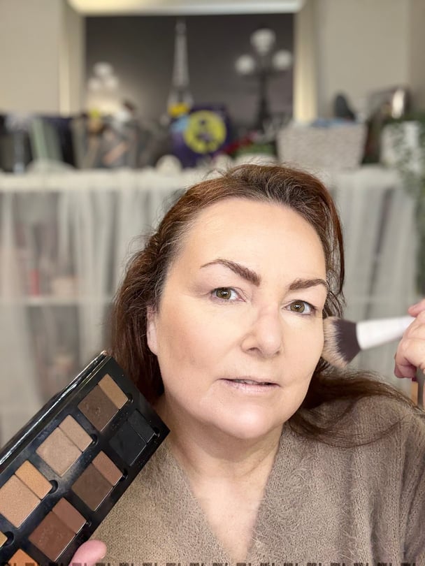 Teresa McNamara shows the Danessa Myricks Beauty Groundwork Palette
in in Defining Neutrals.