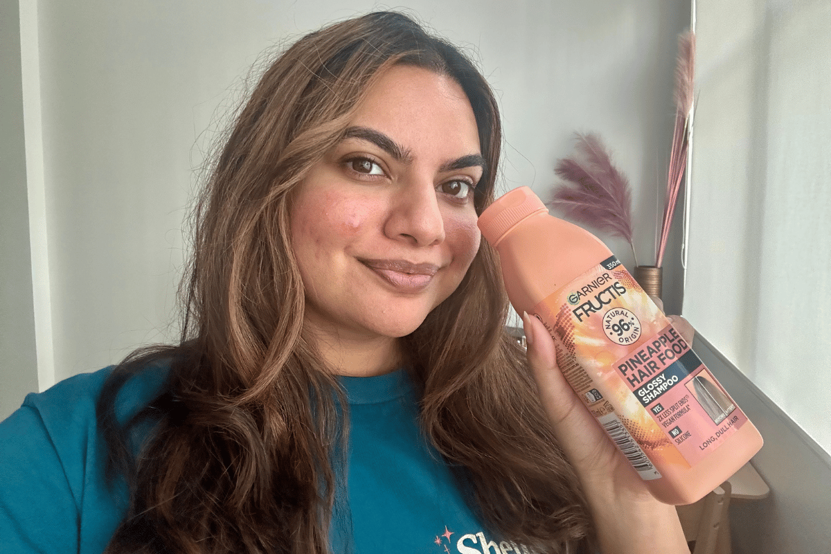 Selfie with the Garnier Fructis Hair Food Shampoo in Pineapple.