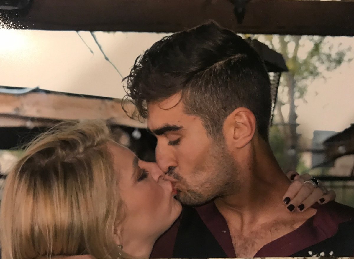 samantha-and-jacob-kissing