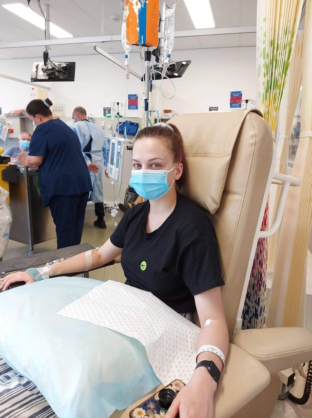 photo of Emily receiving cancer treatment for breast cancer during the Covid 19 pandemic. 