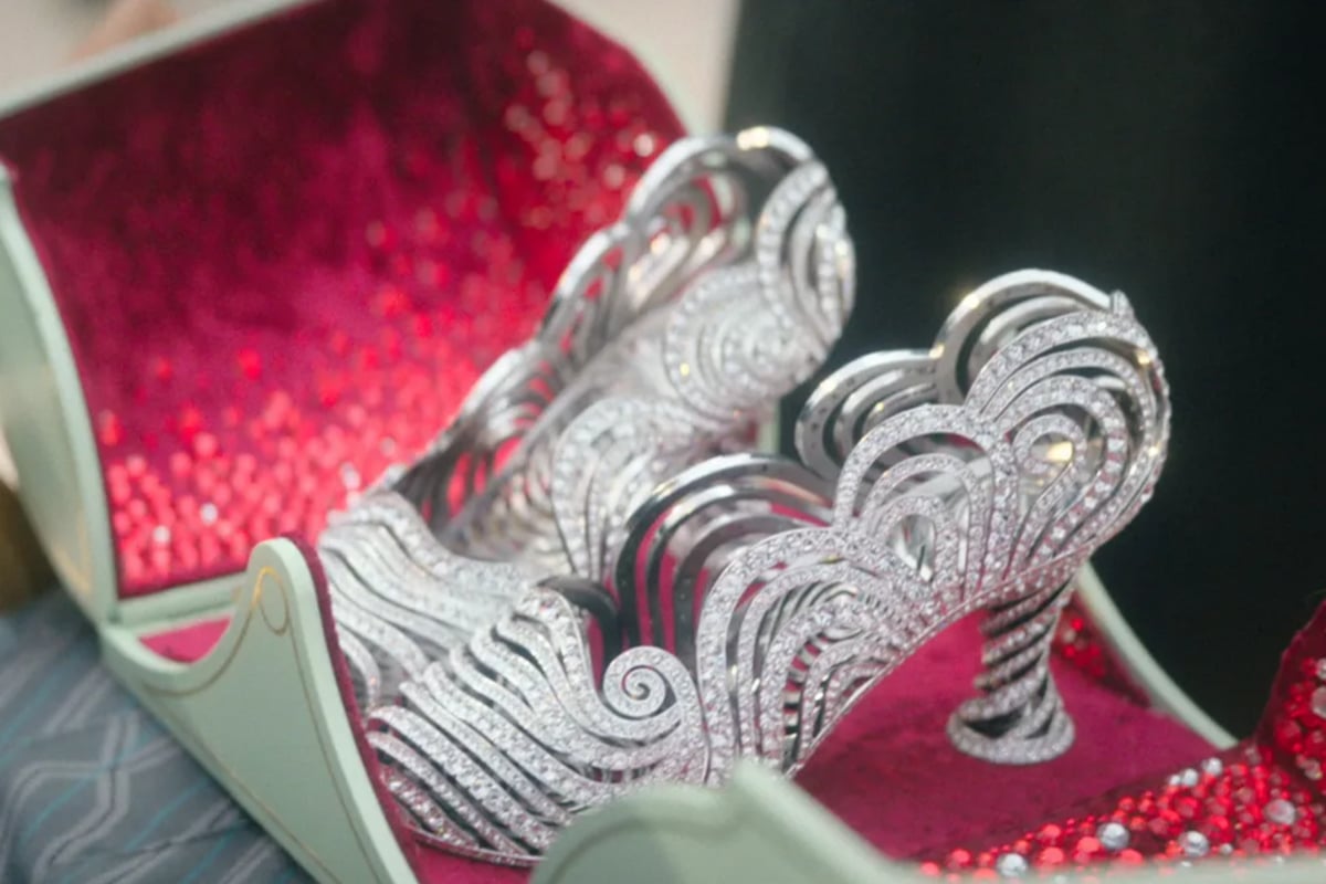 Easter eggs and references to Wizard of Oz in Wicked movie. 