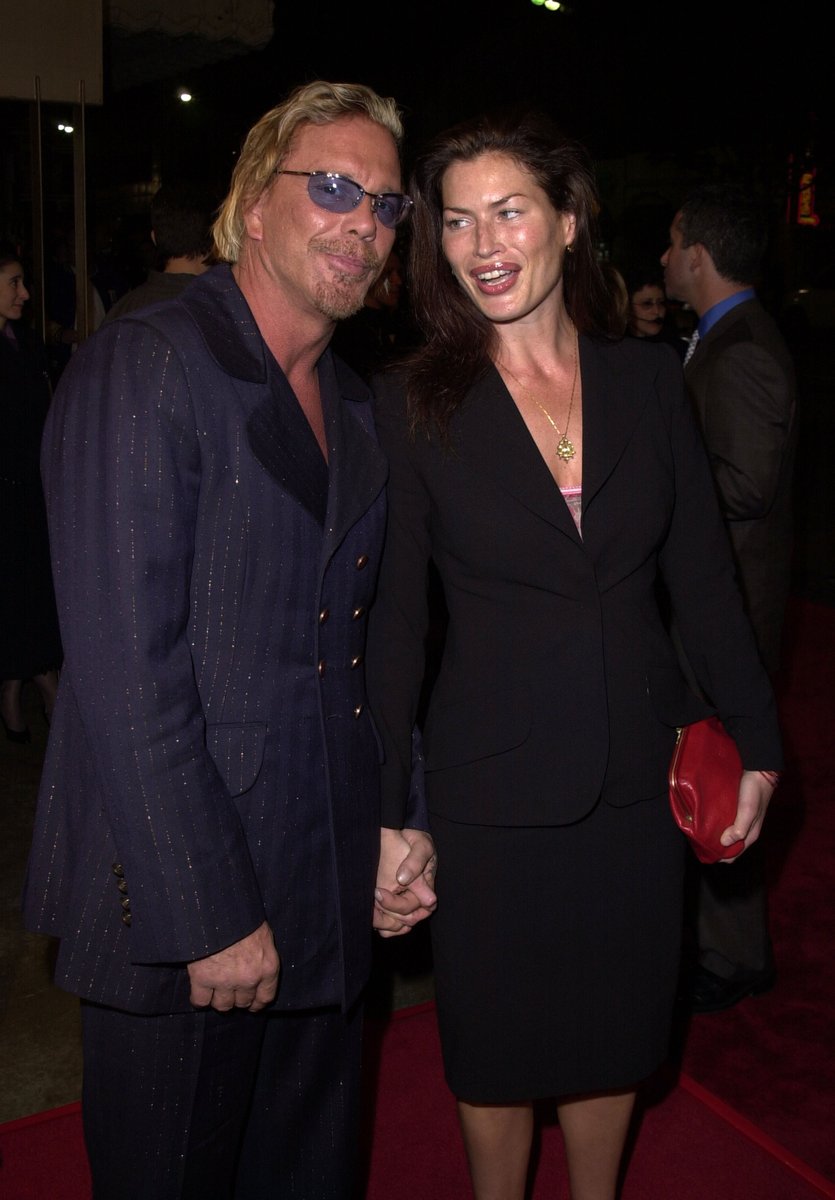 mickey-rourke-carre-otis-red-carpet