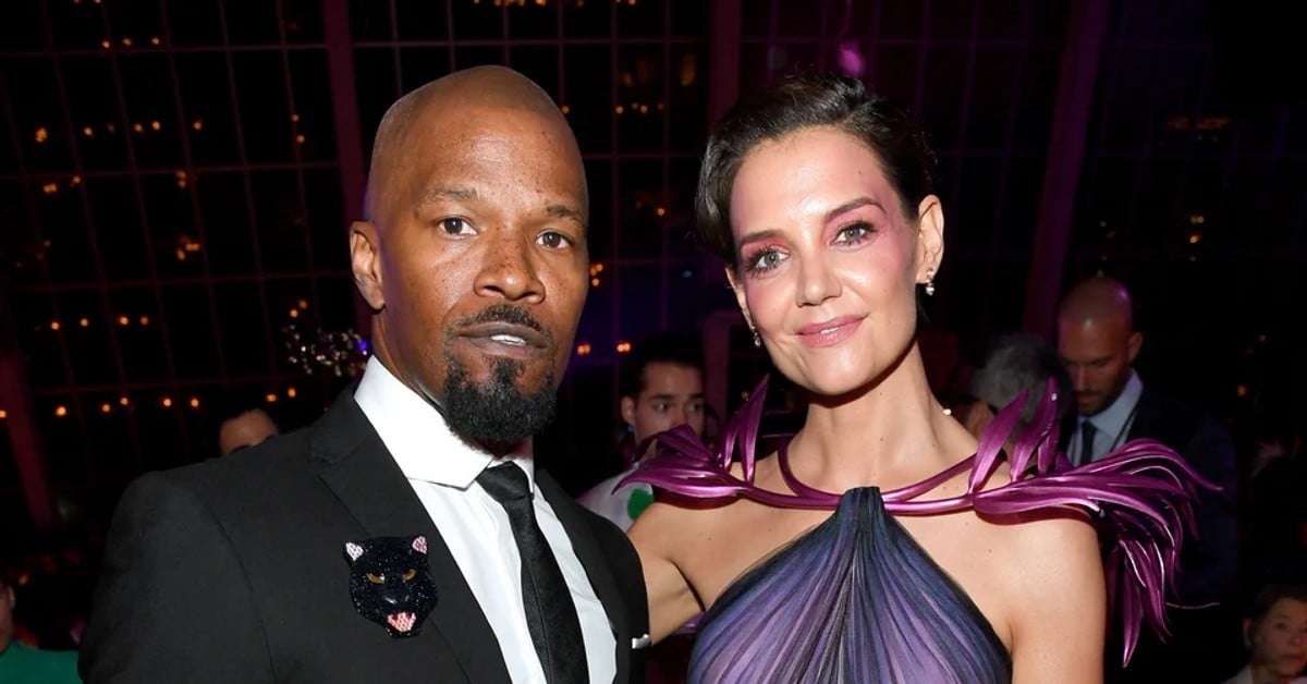 Katie Holmes started dating Jamie Foxx shortly after her divorce. She wasn't allowed to talk about it.