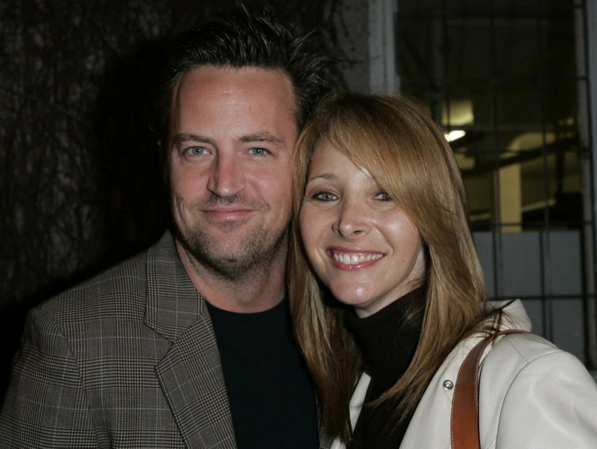 Matthew Perry and Lisa Kudrow pose for a photo together during Stars Make Their Voices Heard at a Silent Auction for Lollipop Theater Network