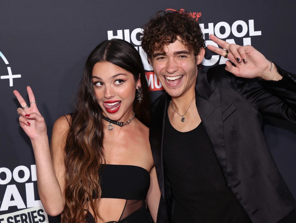 Olivia Rodrigo and Joshua Bassett reuniting in 2022. 