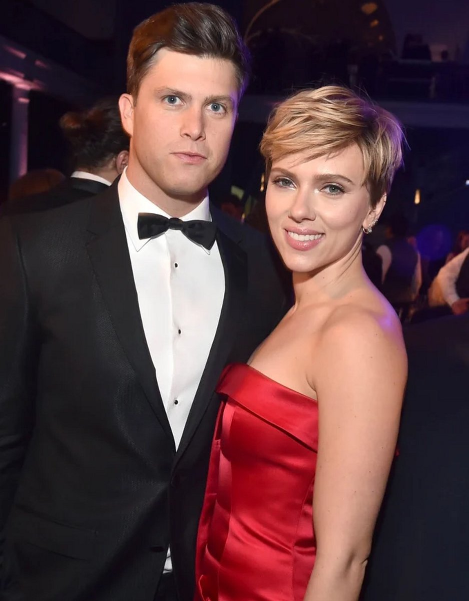 Colin Jost and Scarlett Johansson.