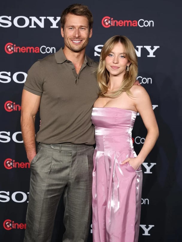 Glen Powell and Sydney Sweeney at the CinemaCon Photo Call for Sony Pictures ANYONE BUT YOU 