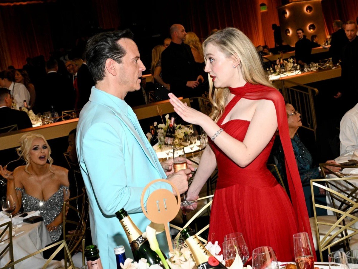 Andrew Scott and Dakota Fanning at The Golden Globes. 