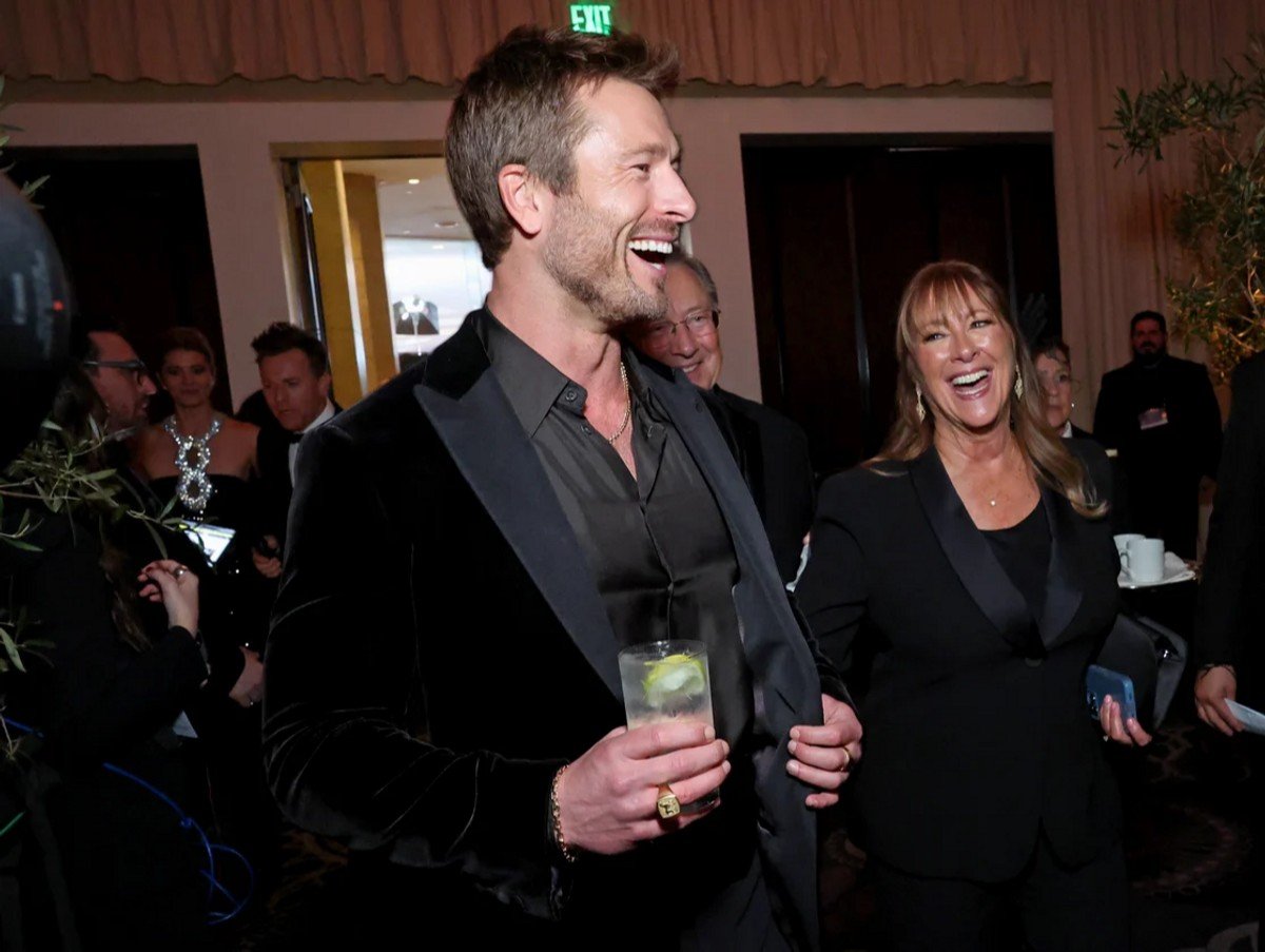 Glen Powell, Glen Powell Sr., and Cyndy Powell attend the 82nd Annual Golden Globe Awards