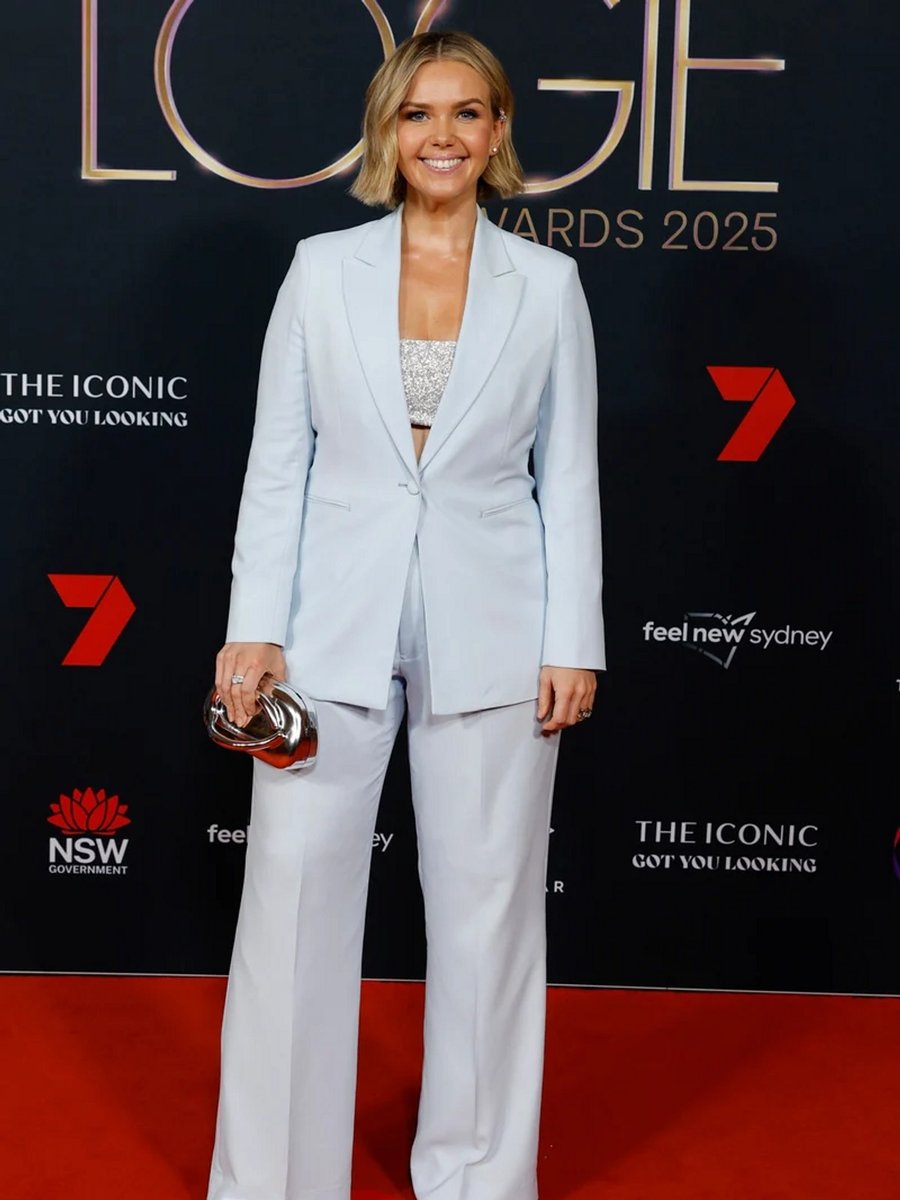  Edwina Bartholomew