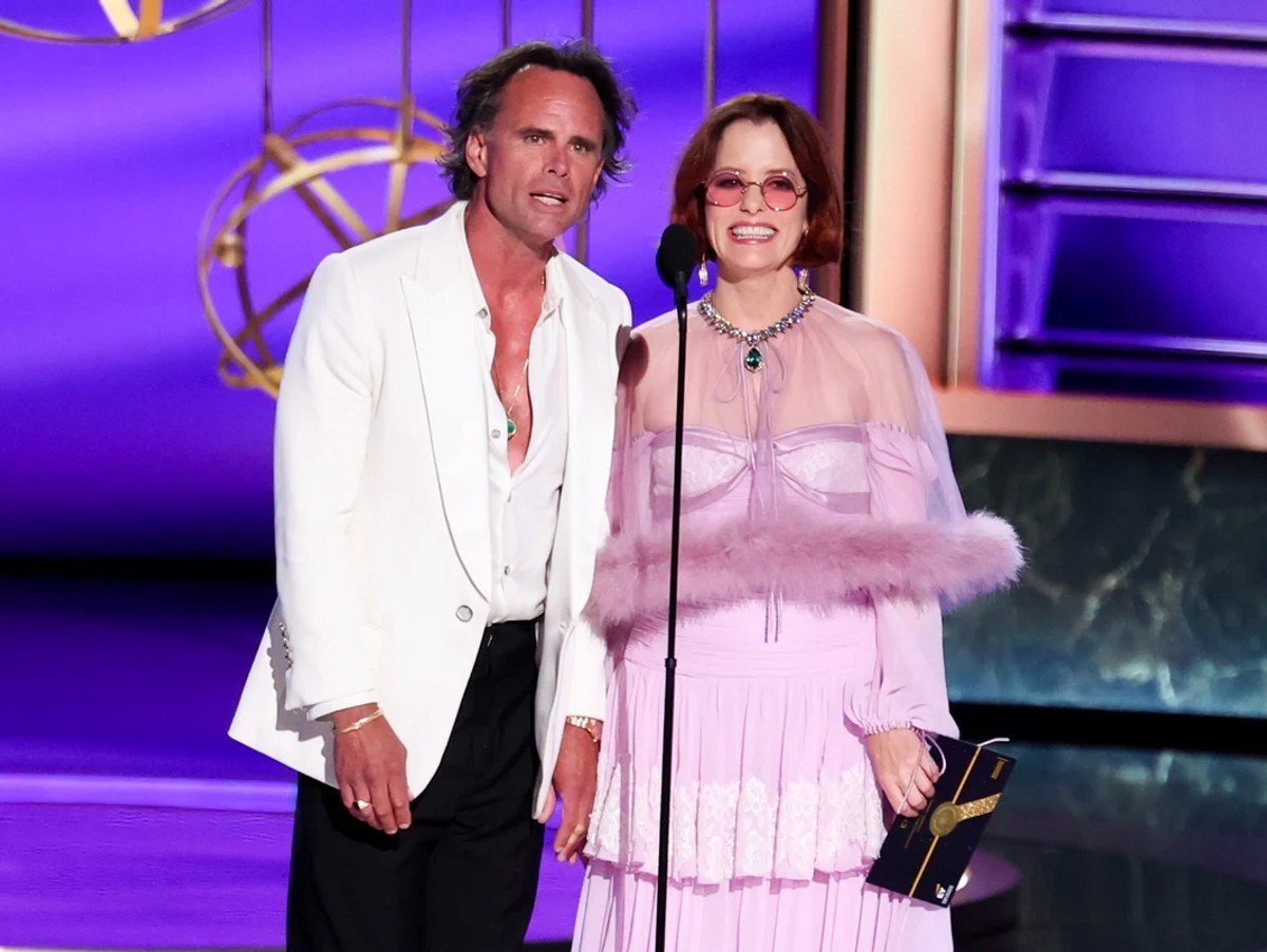 Walton Goggins and Parker Posey