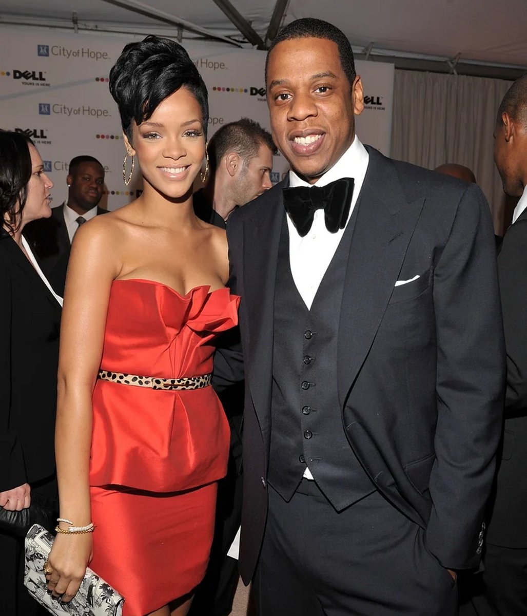 Rihanna and Jay Z at an event in 2008. 