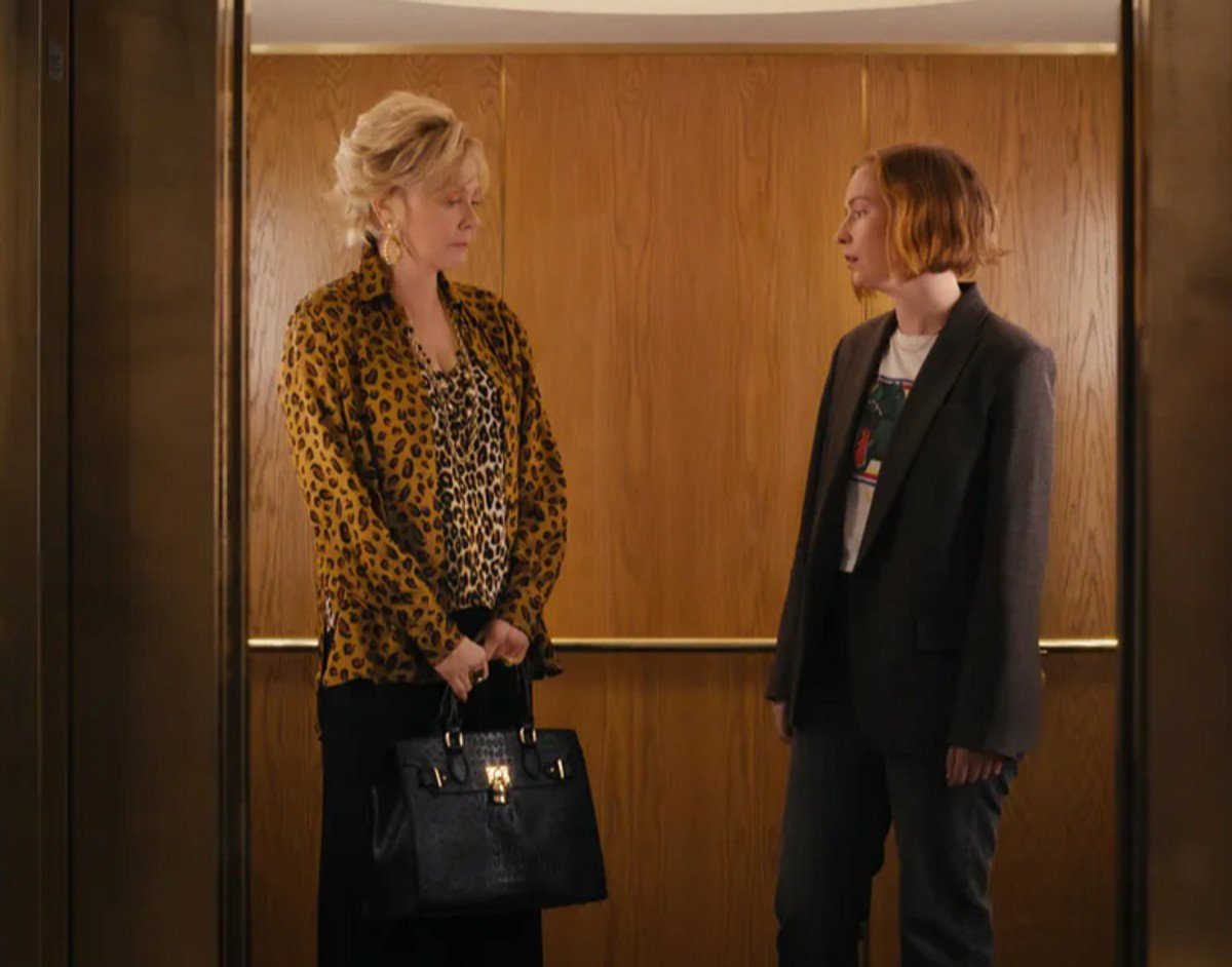 Deborah Vance (Jean Smart) and Ava Daniels (Hannah Einbinder) in Hacks. Source: Stan 