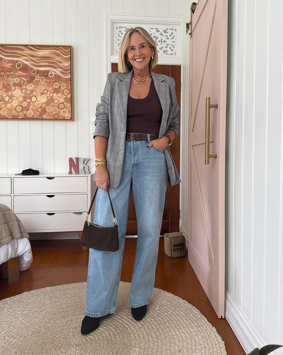 Content Creator and writer Nikki Parkinson wear smart casual outfit