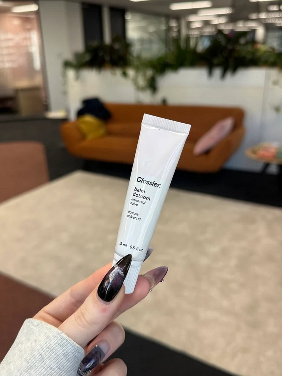 Glossier Balm Dotcom.