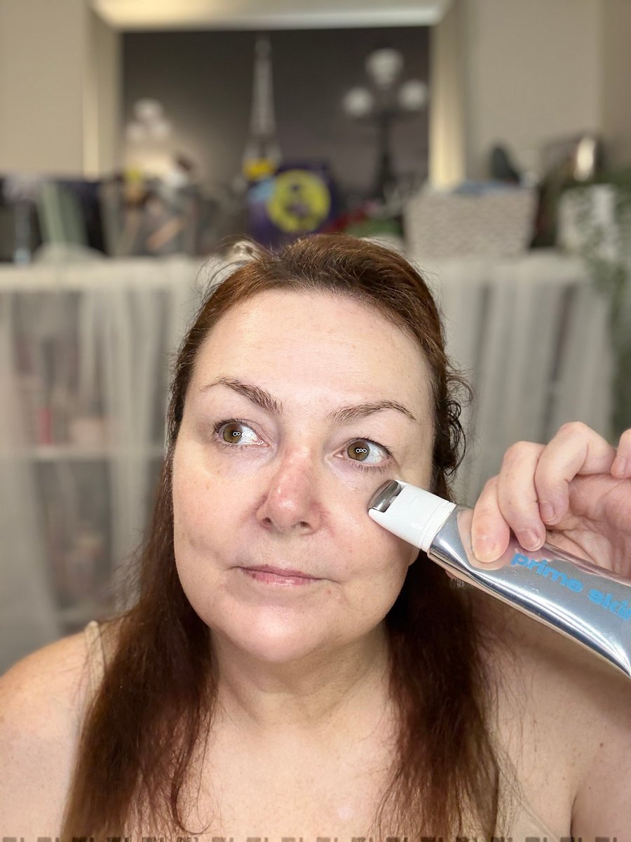 Teresa McNamara shows the Prime Skin Jelly Plump.