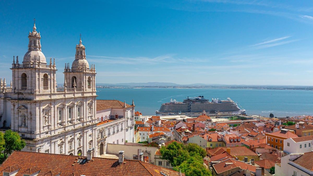  Norwegian Cruise Line's Prima Class ship Norwegian Viva leaving  Portugal. 