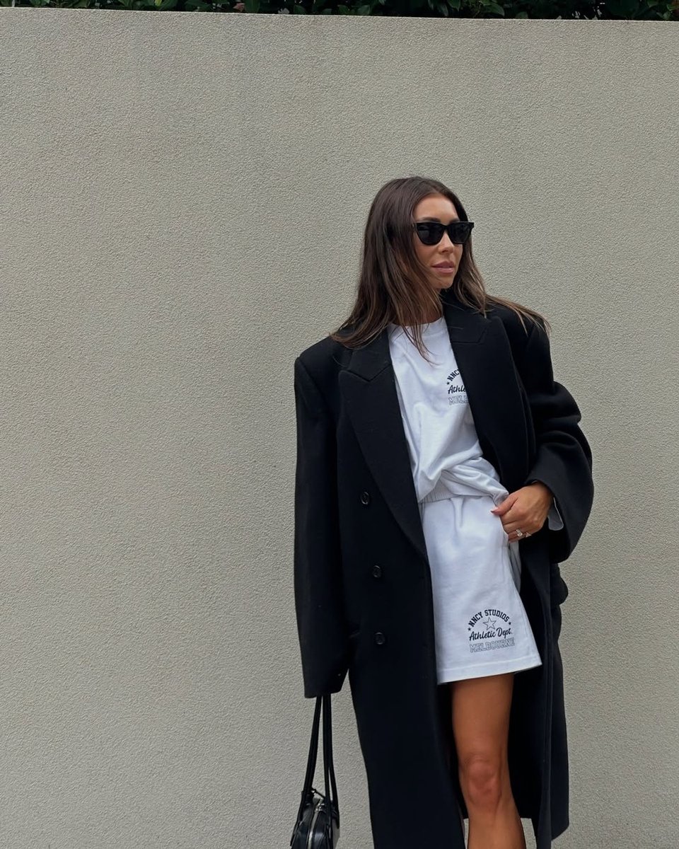 Rozalia Russian pairs a sleek bag with her athleisure look