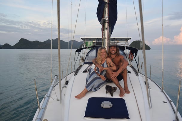 living in a sailboat as a couple