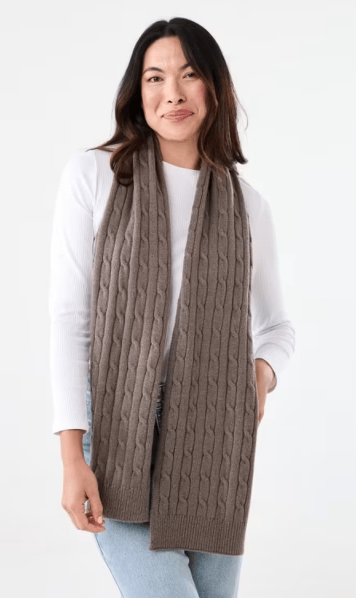 Cable Scarf in Taupe Brn
