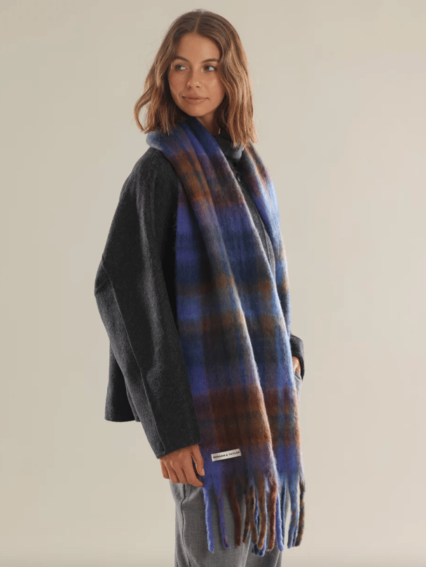 Morgan & Stanley chunky scarf.