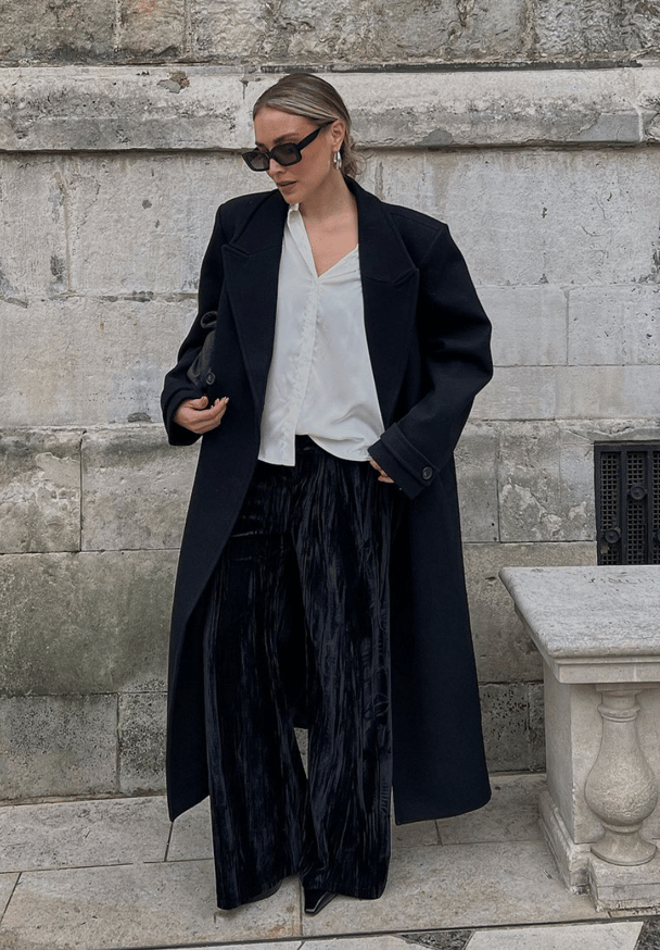 NA-KD velvet pants.