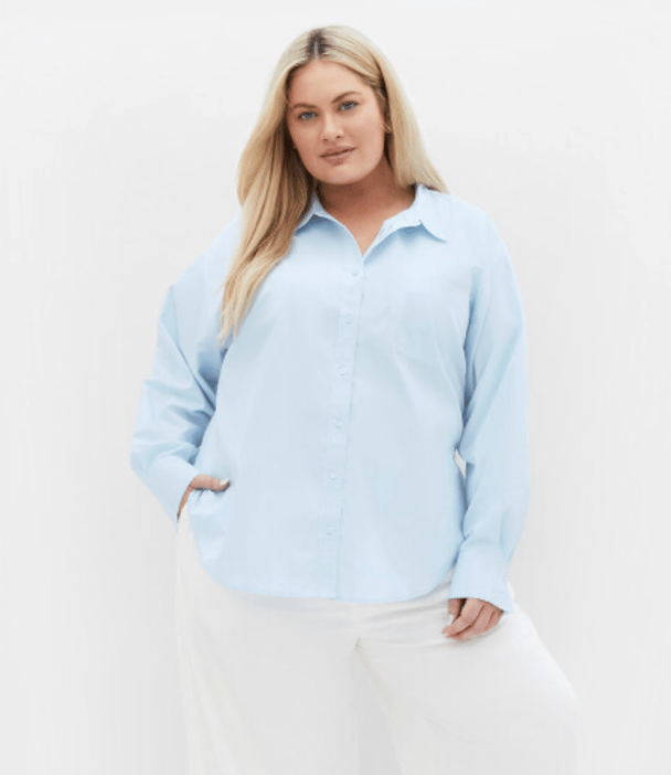 Classic shirt collar neckline in powder blue