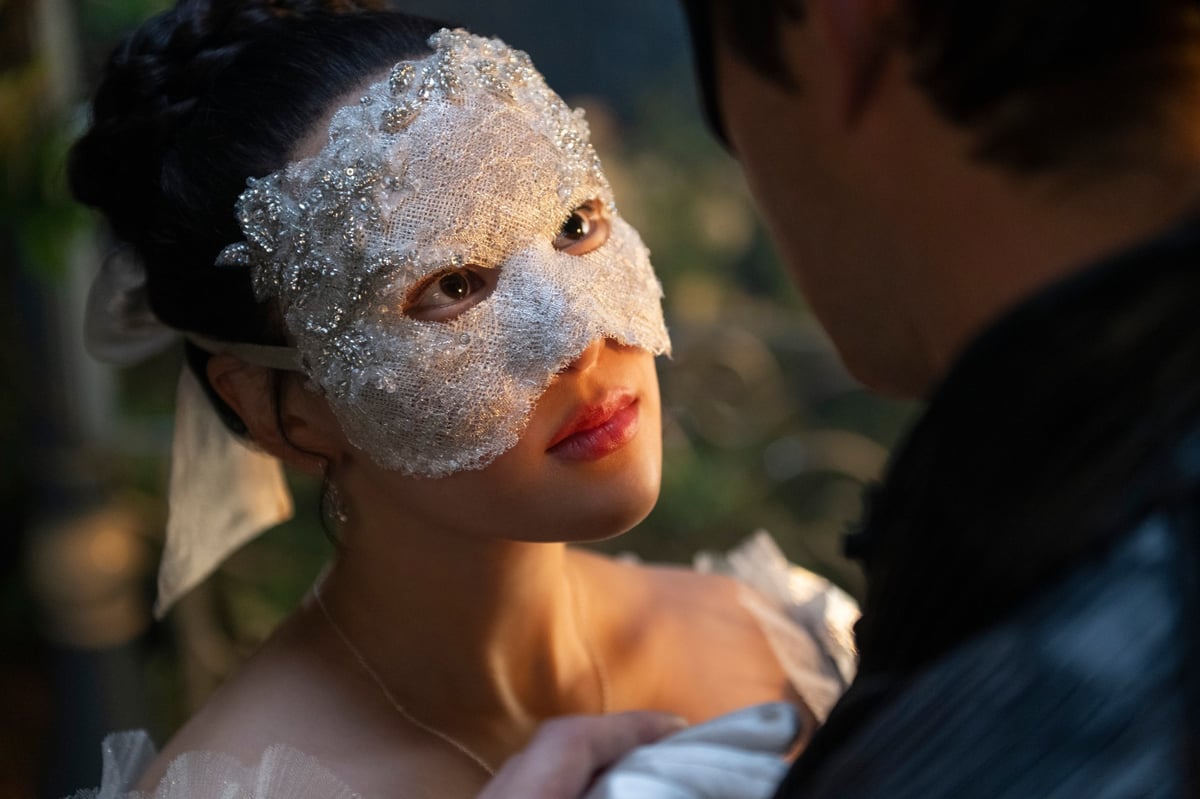 sophie-and-benedict-masquerade-ball-bridgerton