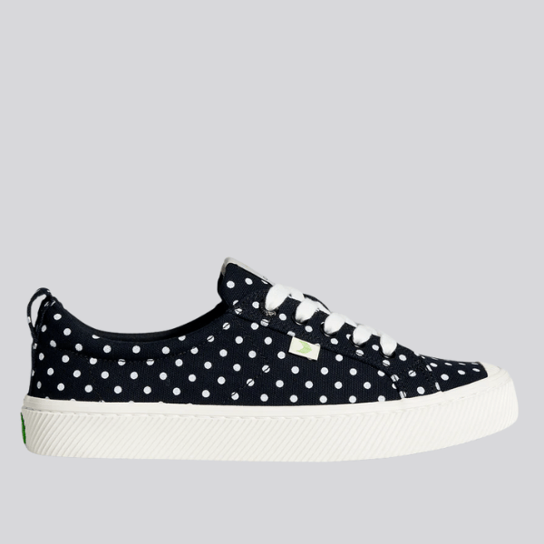  low black canvas with white polka dots from Cariuma